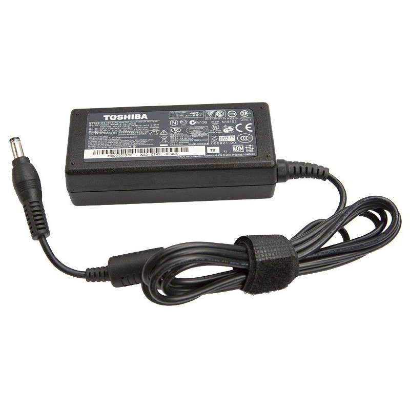 TOSHIBA CHARGEUR POUR PC PORTABLE 15V / 6A