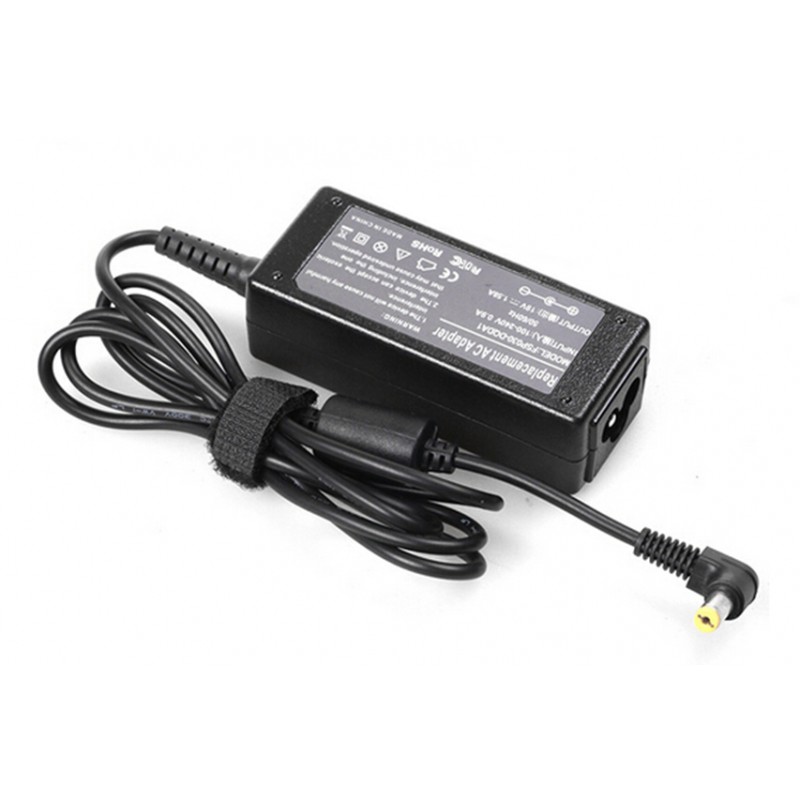 TOSHIBA CHARGEUR POUR PC PORTABLE 19V / 1.58A 1